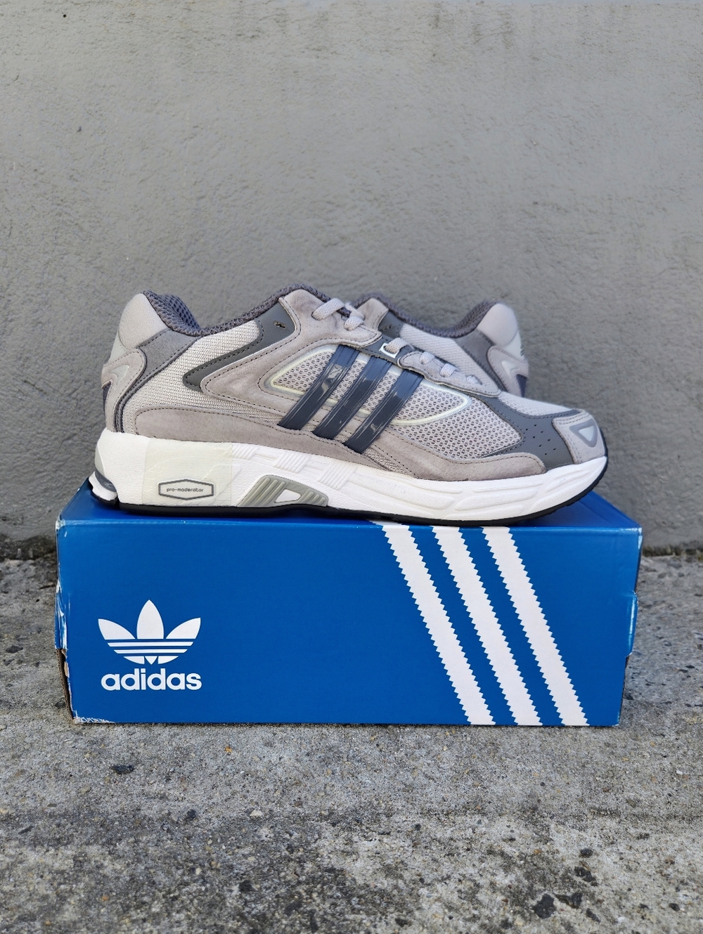 Adidas Response CL 10.5 Grey/Blue Clean Pair w/ Box - Picture 6 of 10